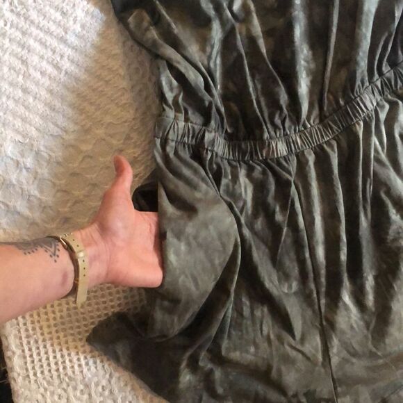 CCX forest green romper with pockets and adjustable straps XXXS-12 - Picture 5 of 6